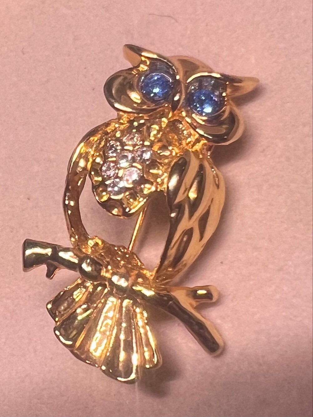 Vintage GE WLIND Owl Brooch – Gold Electroplate Blue Eyes Rhinestones